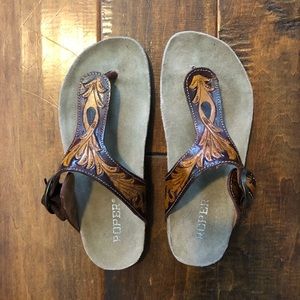Womens Roper sandals - size 7